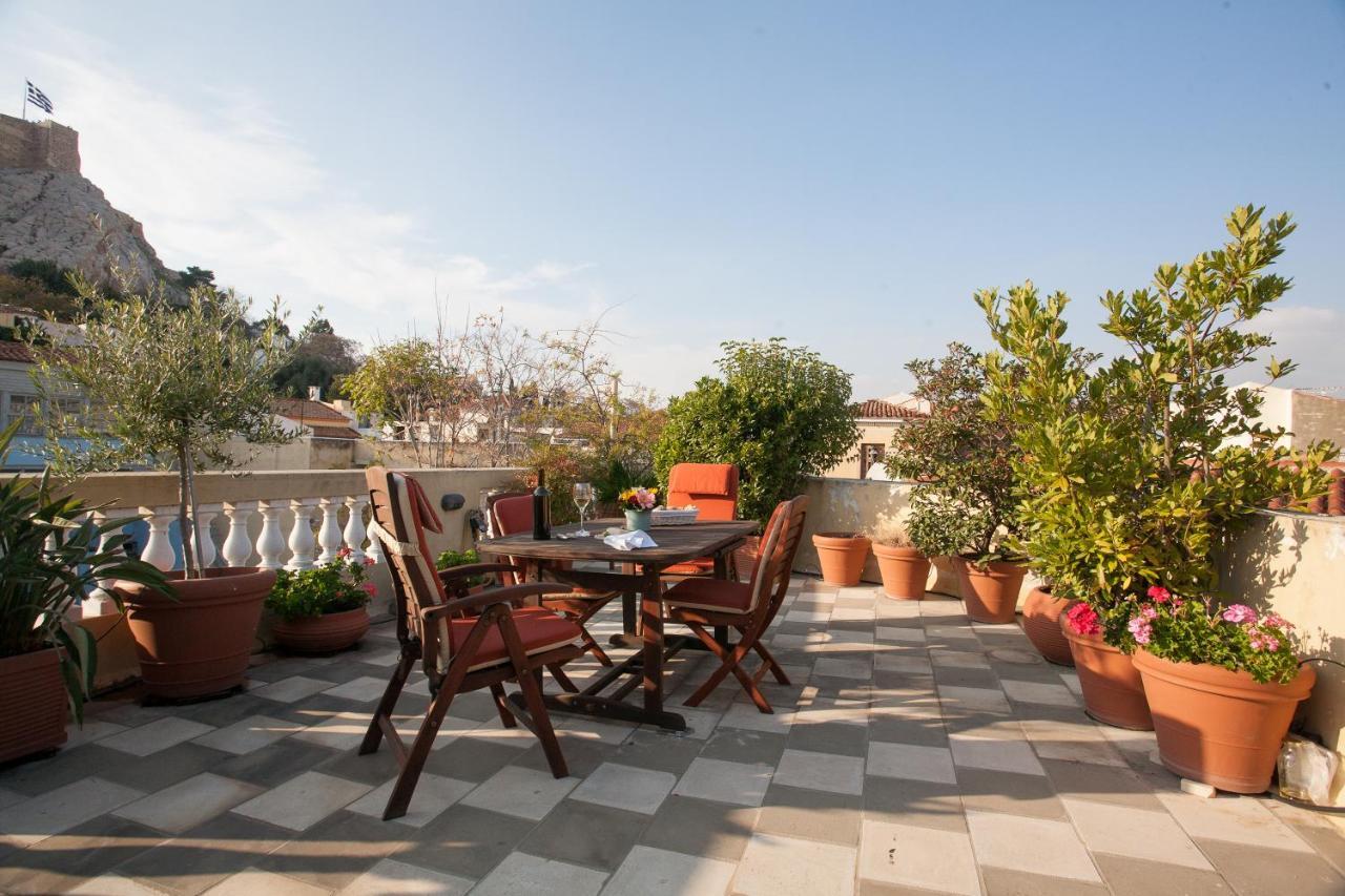 Apartament House At The Foothills Of Acropolis *